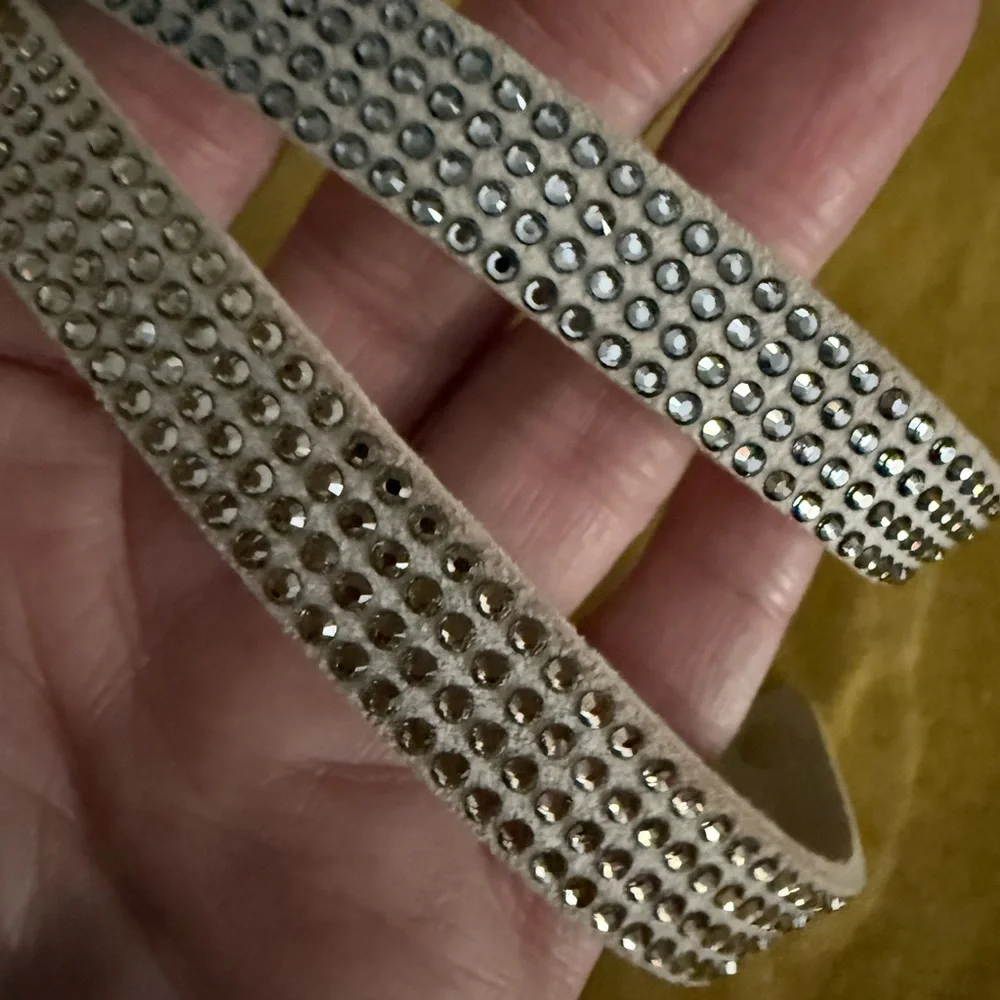 Elegant White Rhinestone soft bracelet - Picture 3 of 3